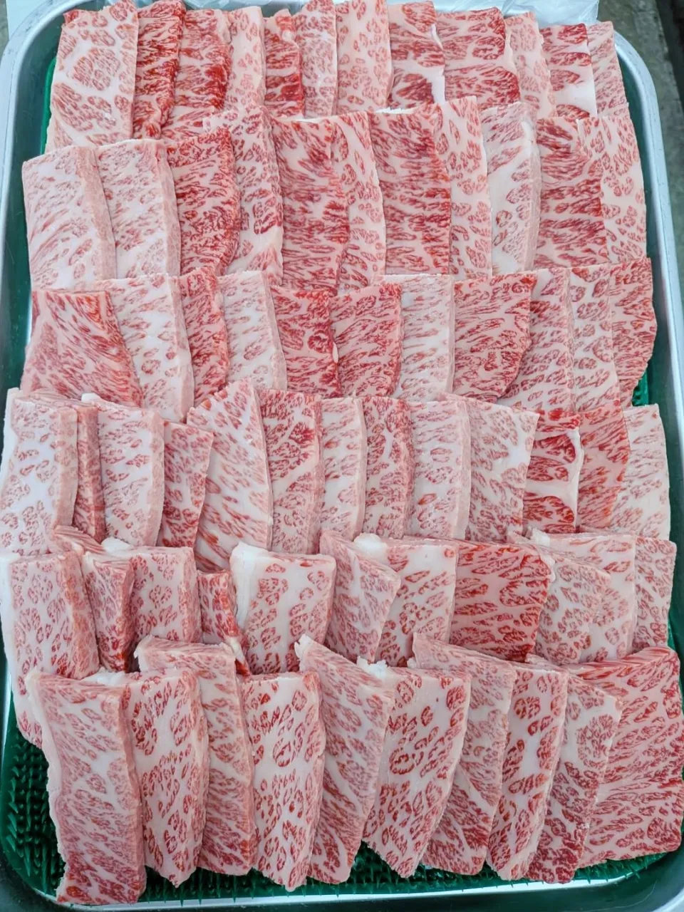 お肉好きの皆さん、週末の準備はお済みですか？