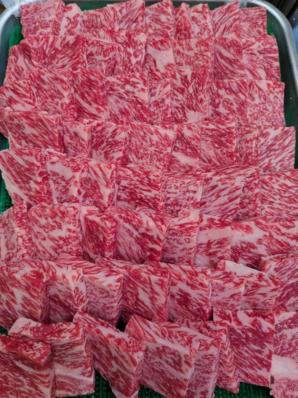 驚きの週末がもうすぐです！🥩新鮮で高品質な肉を探している皆様...